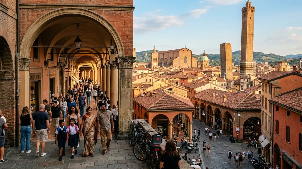 Famiglia con bambini in divisa scolastica sotto i portici di Bologna